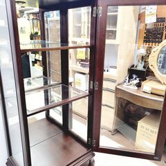 【ジモティ特別価格】ガラスキャビネット ビンテージ 3段 猫脚 インテリア