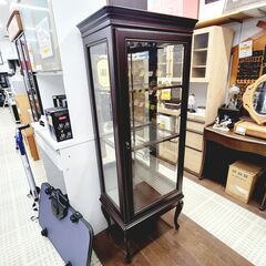 【ジモティ特別価格】ガラスキャビネット ビンテージ 3段 猫脚 インテリア