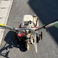 家庭菜園で使ってました。耕運機、携行缶