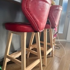 IKEA アイランドキッチン　グレー　赤いハイチェア付き