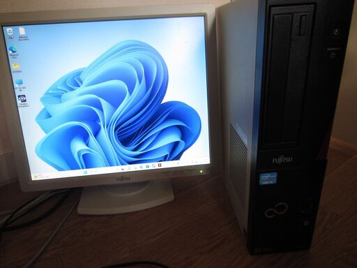 デスクトップPC　富士通 ESPRIMO D581/GX＋17型ディスプレイ VL-176Sを売ります。