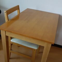 テーブルと椅子　解体可能