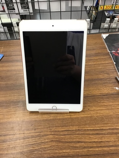 Apple iPad mini 4 MK752J/A 64GB タブレット