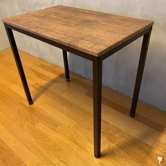木目テーブル