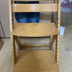 木材の椅子