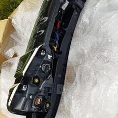 ヴォクシー LEDテールレンズ ZRR80(後期) 右側のみ