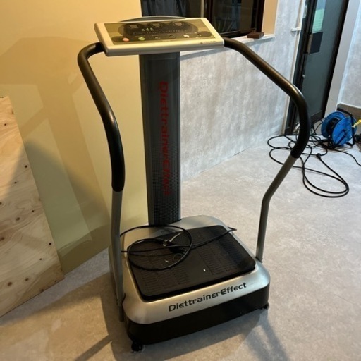 DiettrainerEffect DT-1フジ医療機器 ブルブルマシーン 気安