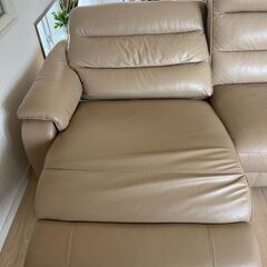 ニトリ右電動リクライニングソファ 3人掛け（送料込み）