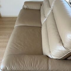 ニトリ右電動リクライニングソファ 3人掛け（送料込み）