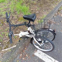 ランドスケープ ホワイト　外装6段変速 20型 折りたたみ自転車　【値下げしました22000円⇨20000円】