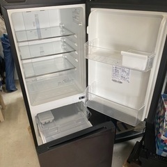 お薦め品‼️洗浄済み‼️ハイセンス ガラストップドア 2ドア冷蔵庫154L 