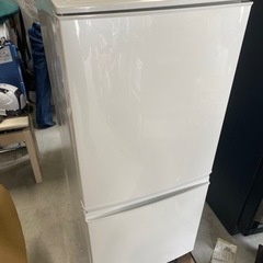 お薦め品‼️激安‼️シャープどっちもつけかえドア 2ドア冷蔵庫137L 2016年