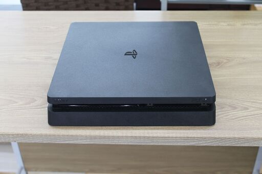 プレイステーション4　CUH-2200B   1TB   初期化済み　※ゴム足一か所欠品
