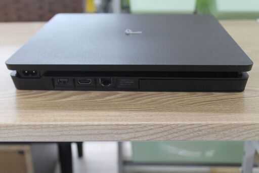 プレイステーション4 CUH-2200B 1TB 初期化済み ※ゴム足一か所欠品