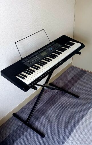 CASIOの電子ピアノほぼ新品です。