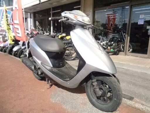 NO.4730　ディオ （ＤＩＯ）　４サイクルエンジン　フューエルインジェクション車　シルバー　☆彡
