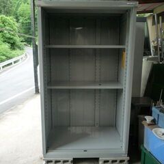 イナバ　シンプリー　中型物置