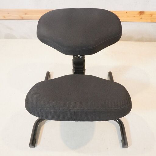 北欧ノルウェーで開発され世界中で愛されている、自然と姿勢が良くなる椅子がコンセプトのバランススタディです。お子様にもおススメの姿勢が良くなる学習椅子。大人のデスクチェアーにも♪HAG(ホグ)DF416