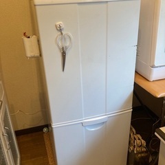 【無料】ハイアールひとり暮らしサイズ冷蔵庫【受け渡し先決定しました】