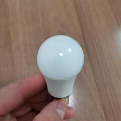 【引取先決定】キッチンの換気扇の電球　小型　口金:E17