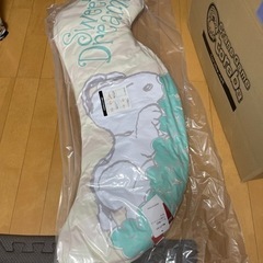 【ネット決済】トレバ限定　スヌーピー　抱き枕　S字型クッション