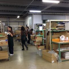 【人気の横浜】綺麗な倉庫内での軽作業スタッフ大募集の画像