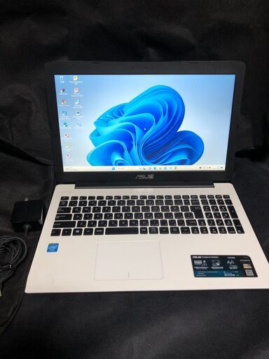 ASUS F553MA-B-WHITE(2014年冬モデル) /Dual-Core-Cel N2830（2コア・2スレッド）搭載 / メモリー4GB / HDD-500GB /大画面15.6インチ液晶 /DVDスーパーマルチドライブ搭載 / Webカメラ / 無線LAN / Office2010インストール済 / 中古品