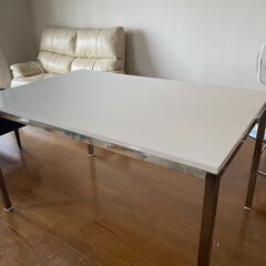 【お安く譲ります】IKEAのダイニングテーブル　4人用　ホワイト
