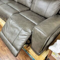 新品gilman creek furniture 電動 革製リクライニングソファ 新品gilman creek furniture 電動 革製リクライニングソファ