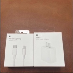 Apple純正　20W USB-C電源アダプタ　Lightnin...