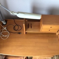 学習机　子供から大人まで使えるタイプ