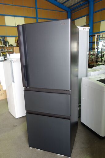 【値下げ】2021年製　東芝　冷凍冷蔵庫　326L　マットチャコールおしゃれ色です。