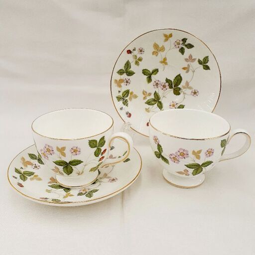 WEDGEWOOD ワイルドストロベリー ティーカップ\u0026ソーサー(リー) ペア 珈琲\u0026紅茶兼用 2客セット 未使用品