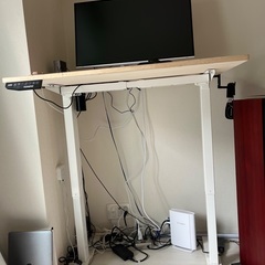 スタンディングデスク 71-121cm（高さの調節は自由自在）