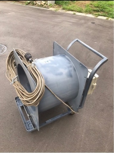 大型送風機 扇風機 ファン 熱中症対策 アセチレン 酸素 200v 夏場のガス切断に使用していましたかなり風が強く煙ホコリ飛んで具合が良い！