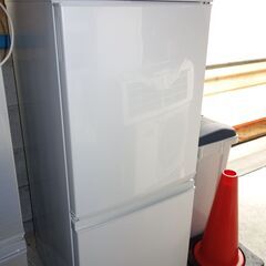 1　シャープ　冷蔵庫　137L 2ドア冷凍冷蔵庫