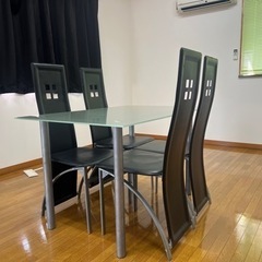 ガラステーブル、椅子のセット