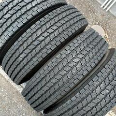 トヨタ純正　ハイエース　スタッドレス