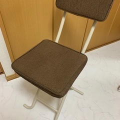 折りたたみ椅子　クッションチェア　ブラウン　ニトリ