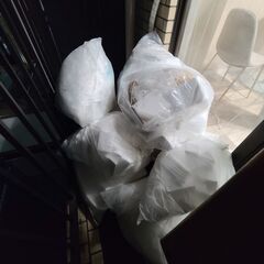 【回収依頼】（23/07/07）段ボールやビニール袋等のゴミ回収スタッフ募集の画像
