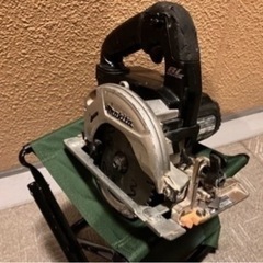 makita 充電式18vインパクトドライバー 、充電式丸ノコ