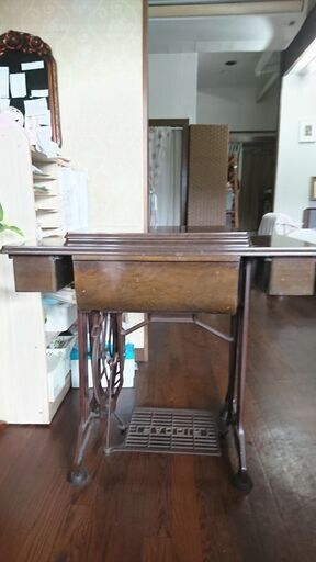 アンティークミシン＊リッカー＊飾り台に