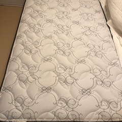 サータ　マットレス　シングル