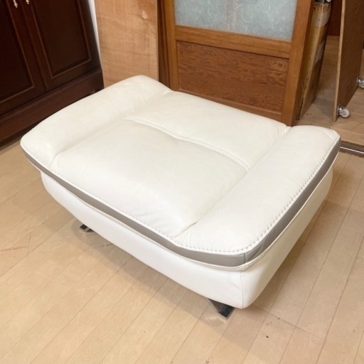 首都圏送無料〜カリモク66万本革ホワイト コーナーソファ＋オットマン