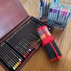 ペンと色鉛筆
