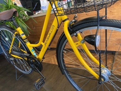 【前輪タイヤ・前輪チューブ新品！】LEDオートライト　6段変速　27インチ自転車　イエロー 前輪タイヤ・前輪チューブ新品！】LEDオートライト 6段変速 27インチ