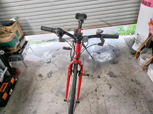 自転車中古　クロスバイク　RUNTHROUGH　外装6段変速　フロントライト泥除け付き　タイヤ700×32C　フレームサイズ450　カラーレッド 自転車中古 クロスバイク RUNTHROUGH 外装6段変速 フロントライト