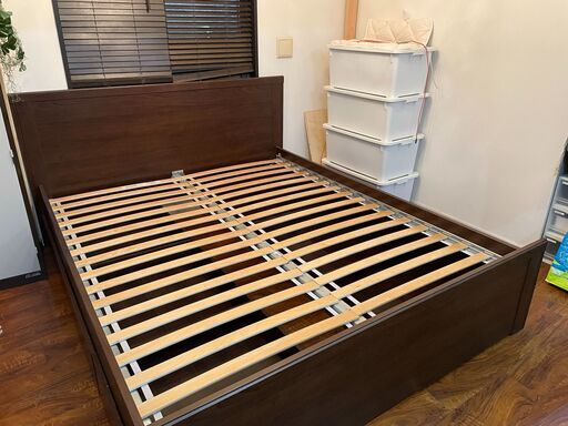 IKEA クイーンサイズベッド（SKORVA）直接受け渡し限定
