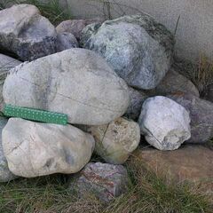 各地で拾い集めた色々な綺麗な石（大小様々）