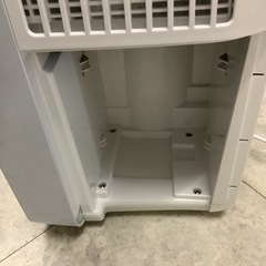 シャープ CM-P100 「衣類乾燥」除湿機 コンパクトクール   リサイクルショップ宮崎屋　佐土原店　23.7.8F シャープ CM-P100 「衣類乾燥」除湿機 コンパクトクール リサイクル